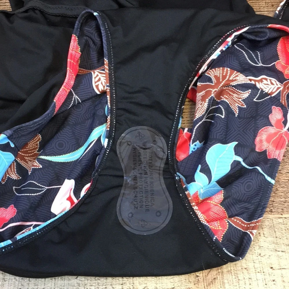 Walk On Beach Swimwear Womens Large Black Blue Floral Keyhole Back One Piece - Picture 10 of 13